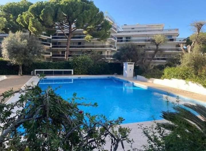 Juan Les Pins Tanit Studio Climatise Vue Sur Mer Piscine Antibes Kültér fotó